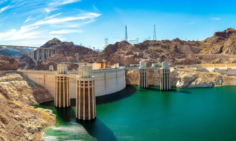 Hoover Dam Comedy Bus Tour from Las Vegas